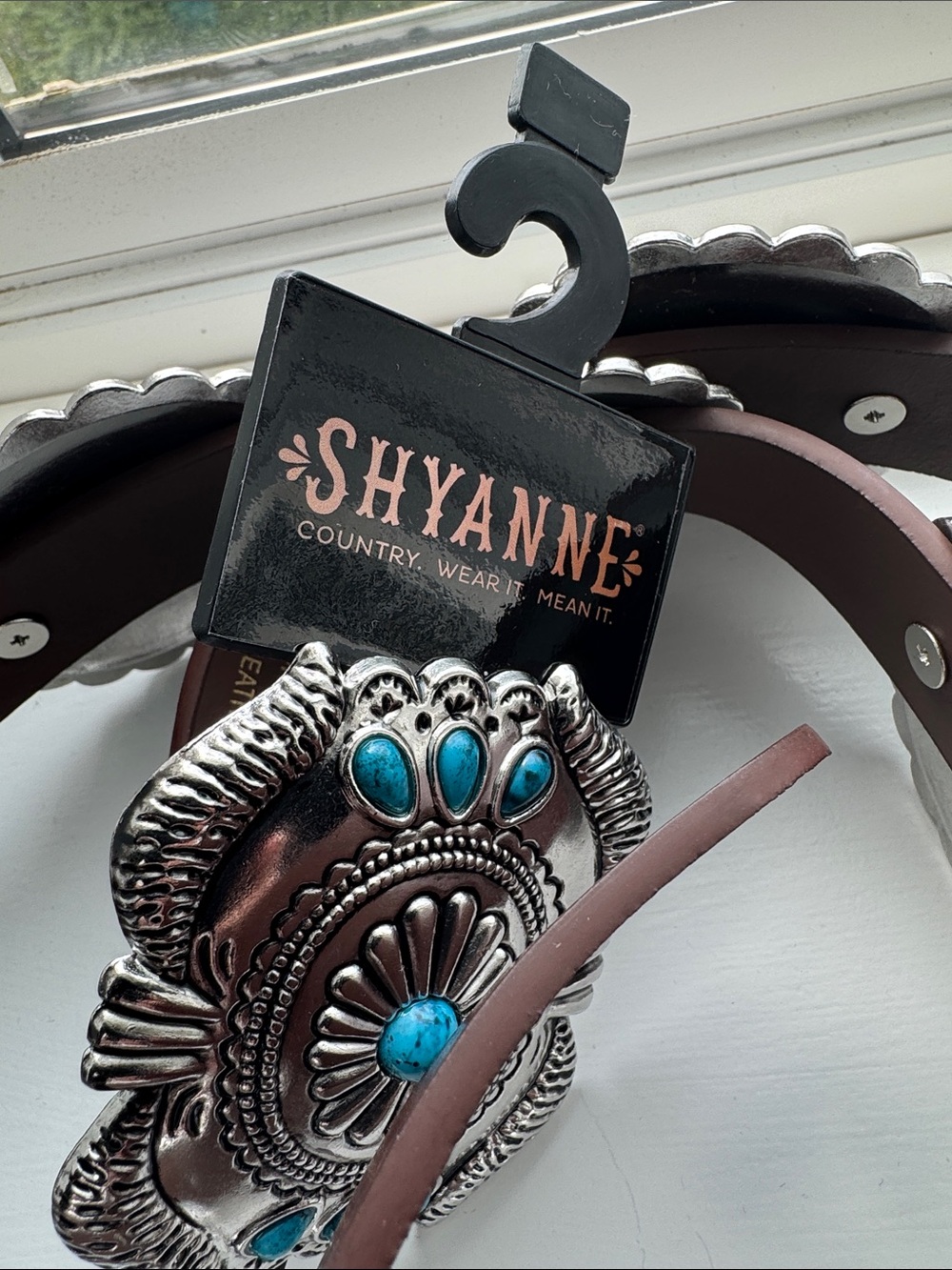 NWT Shyanne
Women's Brown Leather Quiet Western Turquoise Concho Belt NWT SZ M/L - Picture 6 of 7